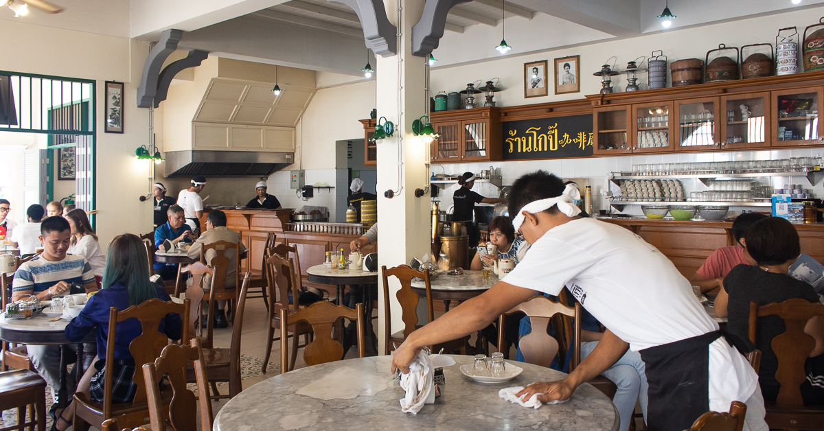 ชวนจิบกาแฟโบราณรสเข้มแบบคนใต้แท้ ๆ ที่ ‘โกปี๊’ ร้านกาแฟกลางเมืองนครศรีธรรมราช