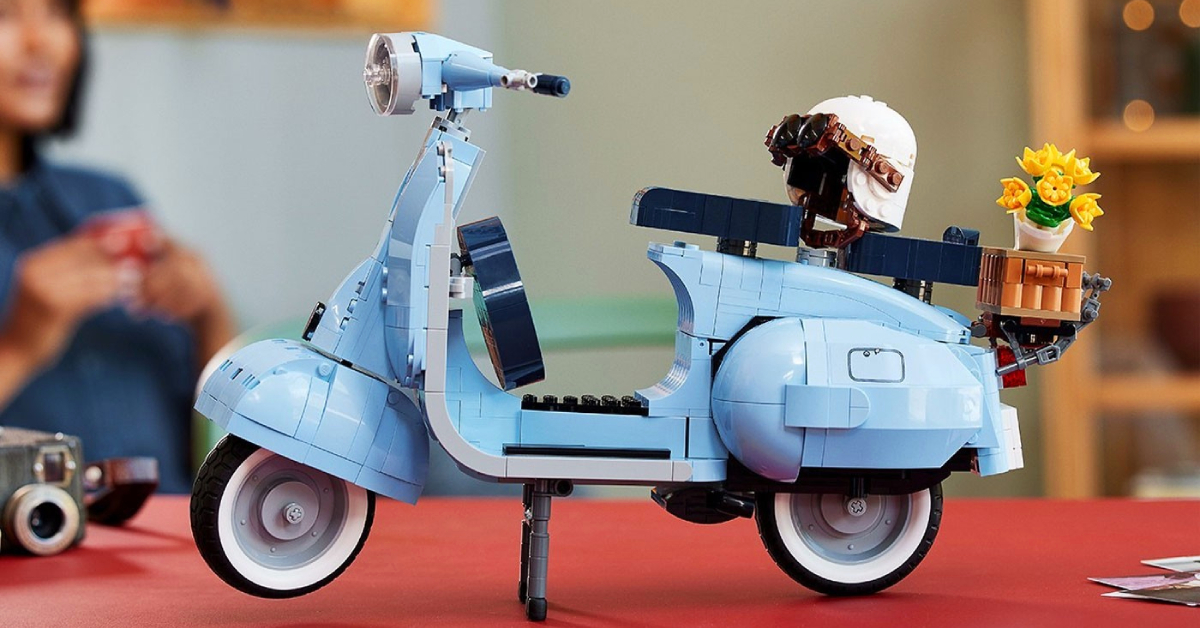 LEGO เปิดตัวหนึ่งในโมเดลที่น่าสะสมที่สุดจากซีรีส์ Creator กับ Vespa 125 ที่นำกลิ่นอาย 1960s มาใส่ไว้ในตัวต่อสุดคลาสสิก