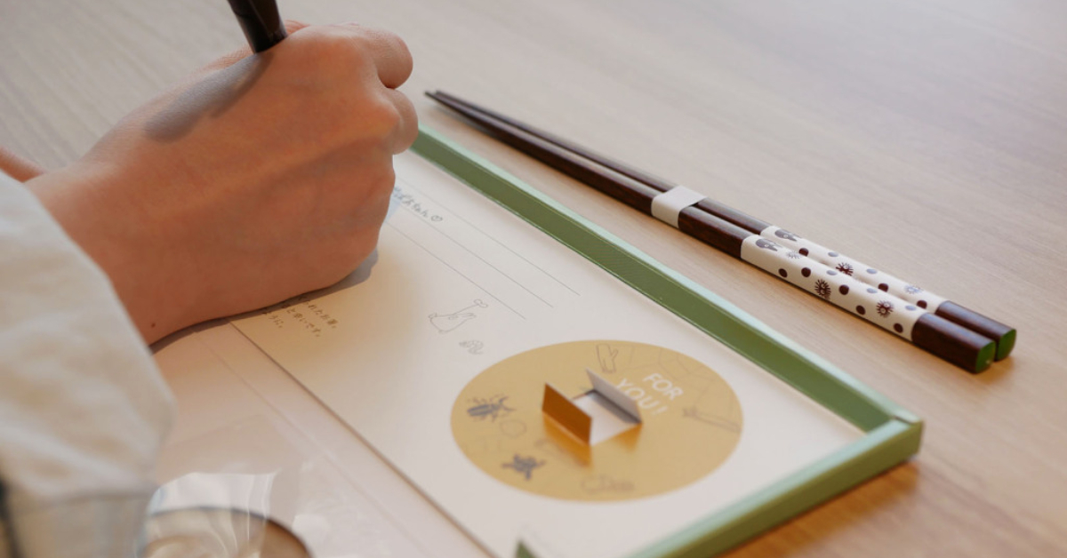 ฝากความห่วงใยไปใน ‘ตะเกียบ’ นี้: Studio Ghibli เปิดตัวเซตเขียนจดหมายสุดคิวต์ไว้ส่งแทนใจช่วงเว้นระยะห่าง