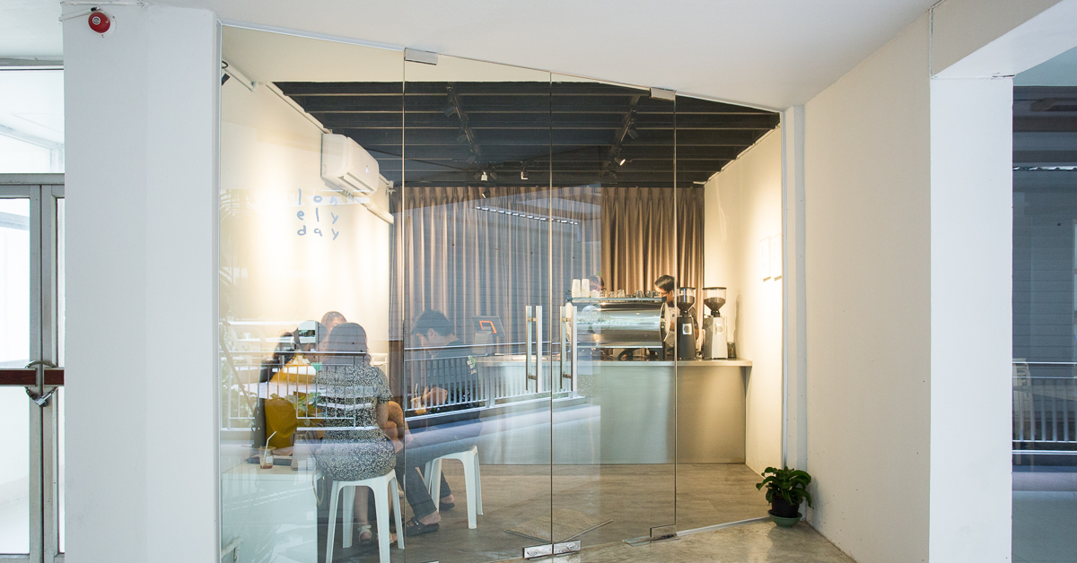 ดื่มความเหงาที่ Lonelydaybkk ร้านกาแฟไซซ์มินิย่านพระราม 9