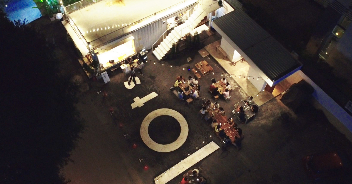 Lots.Sathon อัปเลเวลการใช้สเปซ เพิ่มเมนูหนักท้องและบรรยากาศกลางแจ้งแบบ Backyard Barbecue!