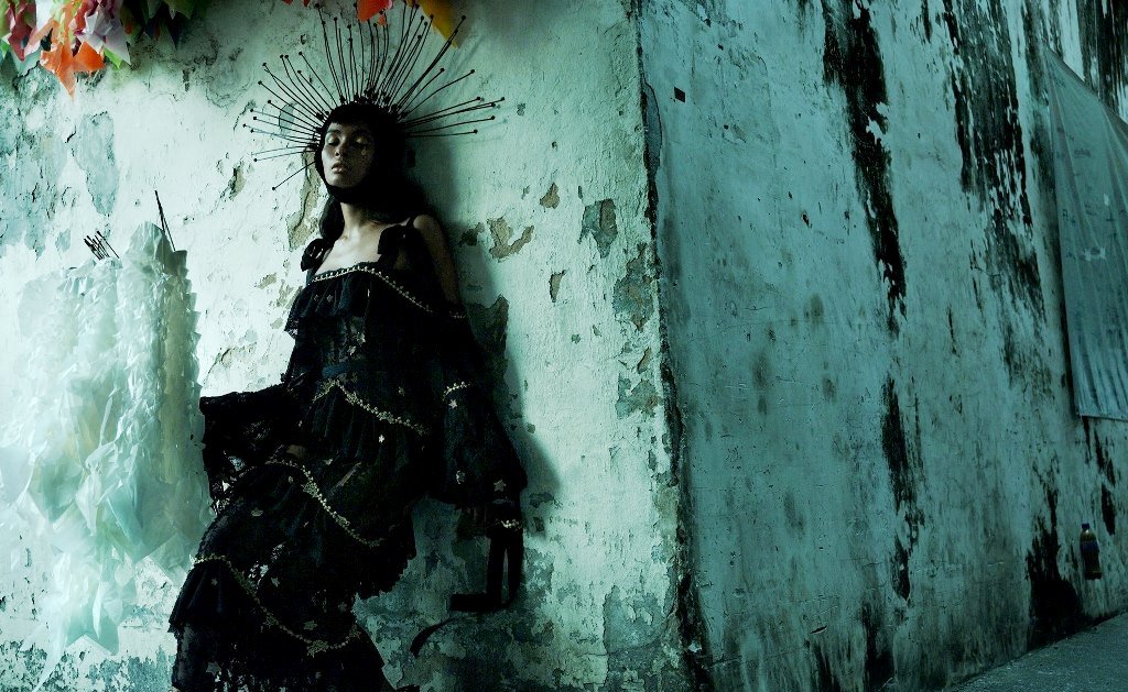 SKYfALL: น้ำตามหากาฬ แฟชั่นหลังกำแพงโบราณแห่งมหานคร