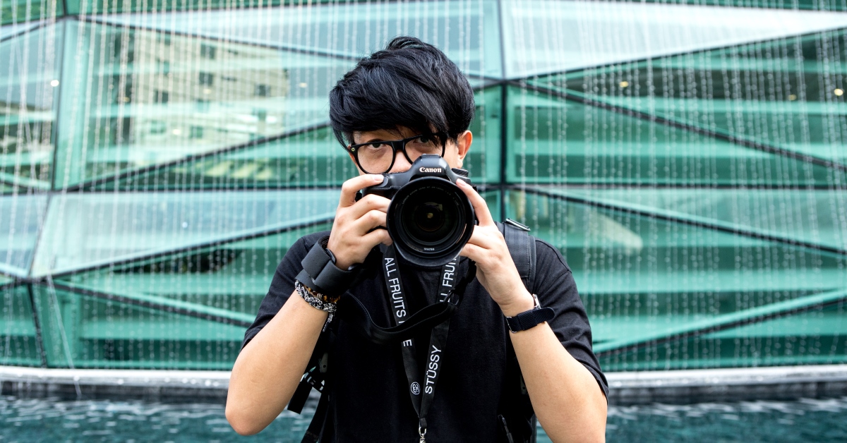 10 คำถามกับจักรินทร์ มูลมานัส ช่างภาพไทยในโลกอินสตราแกรมที่หลงเสน่ห์แสงสีของกรุงเทพฯ