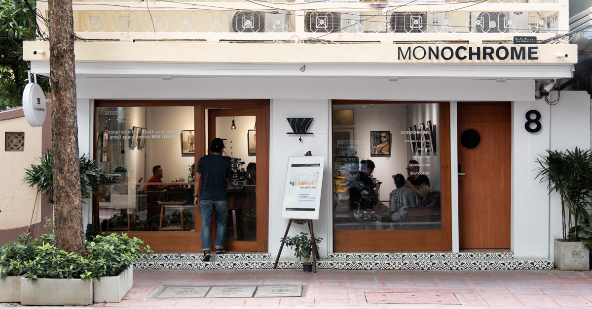 Monochrome คาเฟ่แกลเลอรีที่พร้อมจะจุดประกายไอเดียด้วยการชงกาแฟและแขวนงานศิลปะ