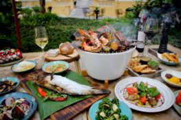 พาแม่มาทานฟรีไปเลย! รวมดีลห้องอาหารทั่วกรุงเทพฯ สำหรับวันแม่แห่งชาติ 2559