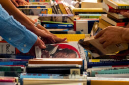 Neilson Hays Library เปิดบ้านต้อนรับนักอ่านสายชอปกับกองทัพหนังสือมือสองสุดแรร์