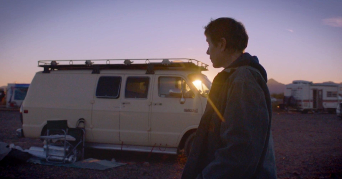 ชวนรอนแรมไปใน Nomadland ดินแดนทุนนิยมทำพิษ ที่ผู้บาดเจ็บทั้งหลายเยียวยากันเอง