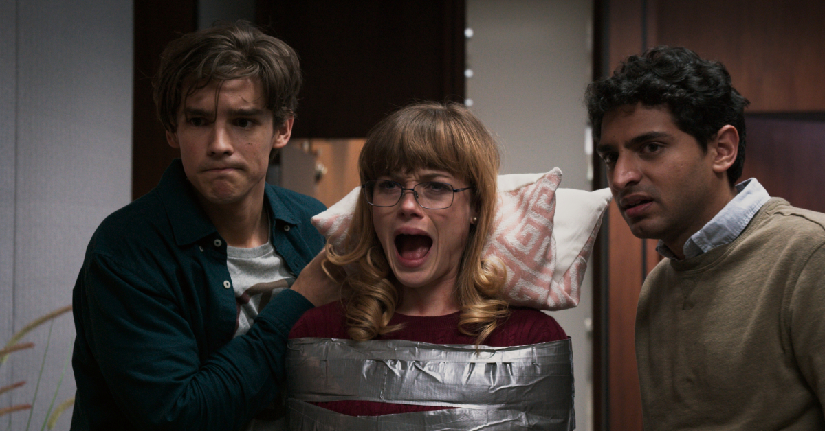 แด่ชีวิตชำรุดของมนุษย์เงินเดือน: ชวนดู Office Uprising หนังซอมบี้ที่บอกให้คุณออกไปลุยกับเจ้านายสักตั้ง!