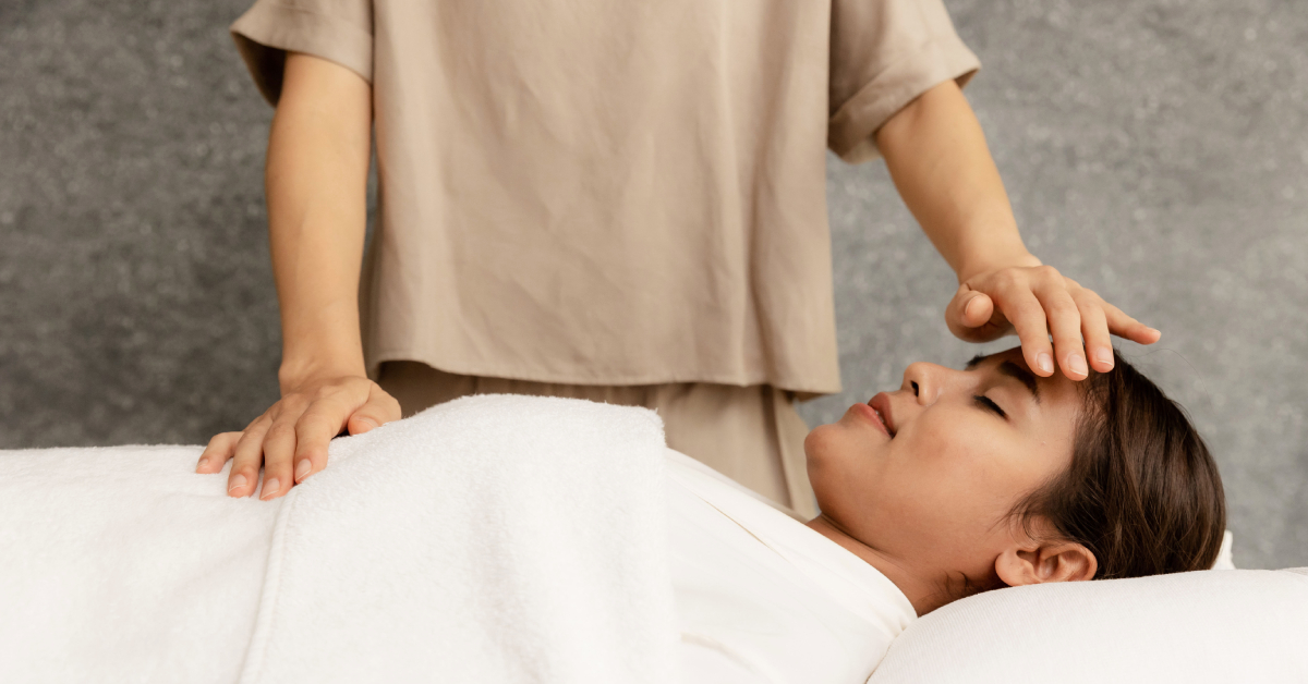 PAÑPURI WELLNESS ชวนสายเวลเนสสัมผัสประสบการณ์ใหม่ กับกิจกรรม Holistic Healing Energy ดึงศาสตร์ Lithotherapy และ Healing Touch มาเติมเต็มทรีตเมนต์แบบเดิม ๆ
