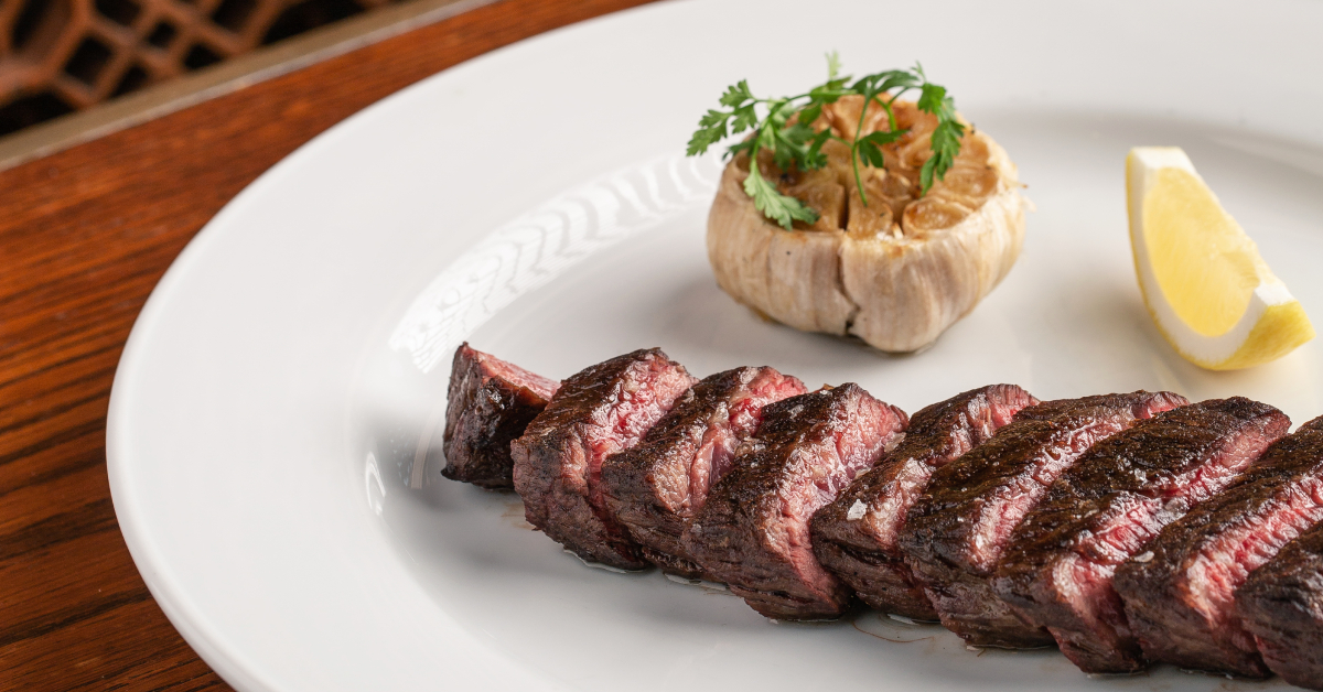 Penthouse Bar + Grill เปิดตัวเชฟใหม่ ลิสต์เมนูใหม่ ที่เต็มไปด้วยจานหลักเน้น ๆ เอาไว้แกล้มวิวรูฟท็อปดีนักแหละ!