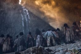 เอาชีวิตรอดจากซอมบี้มาตีซี้กับทีมนักแสดง Kingdom ซีรีส์เกาหลีเรื่องแรกของ Netflix Original