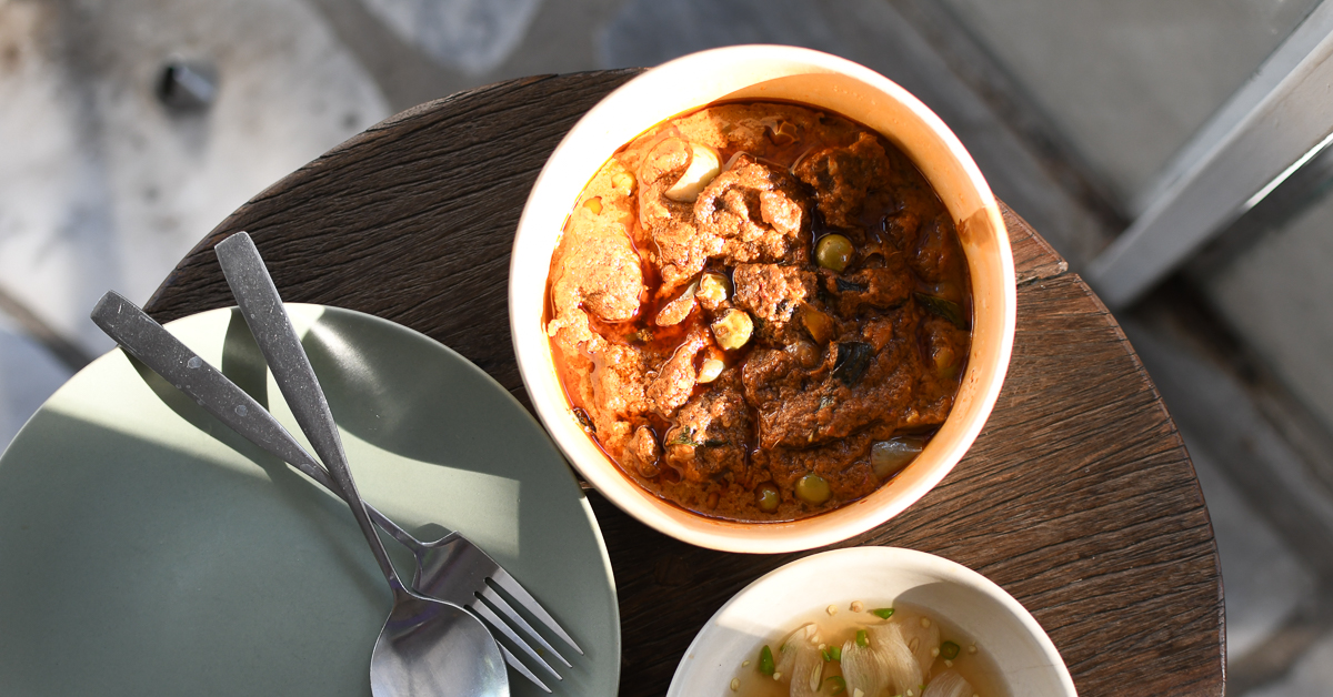 ‘แกงเนื้อกวนอู’ แรร์ไอเทมของ Pop Up Canteen BKK ร้านเฉพาะกิจย่านลาดพร้าว