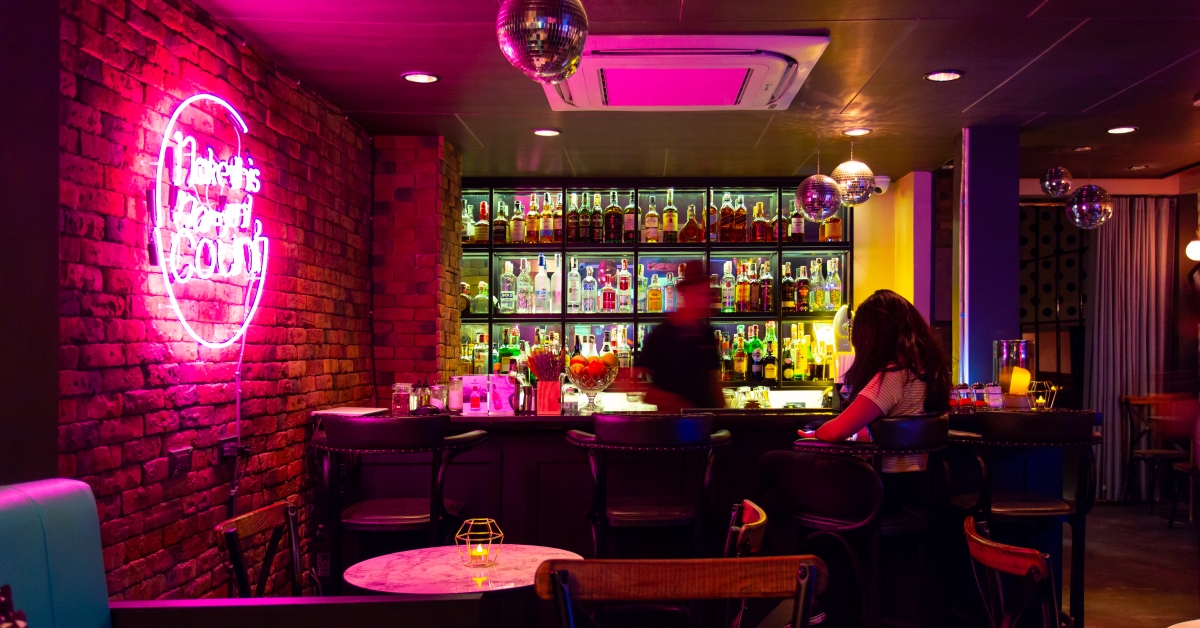 อีกครั้งแล้วสินะ ที่ทองหล่อจะมีบาร์ยุค 90s ให้เราได้ย้อนวัยไปปล่อยแก่