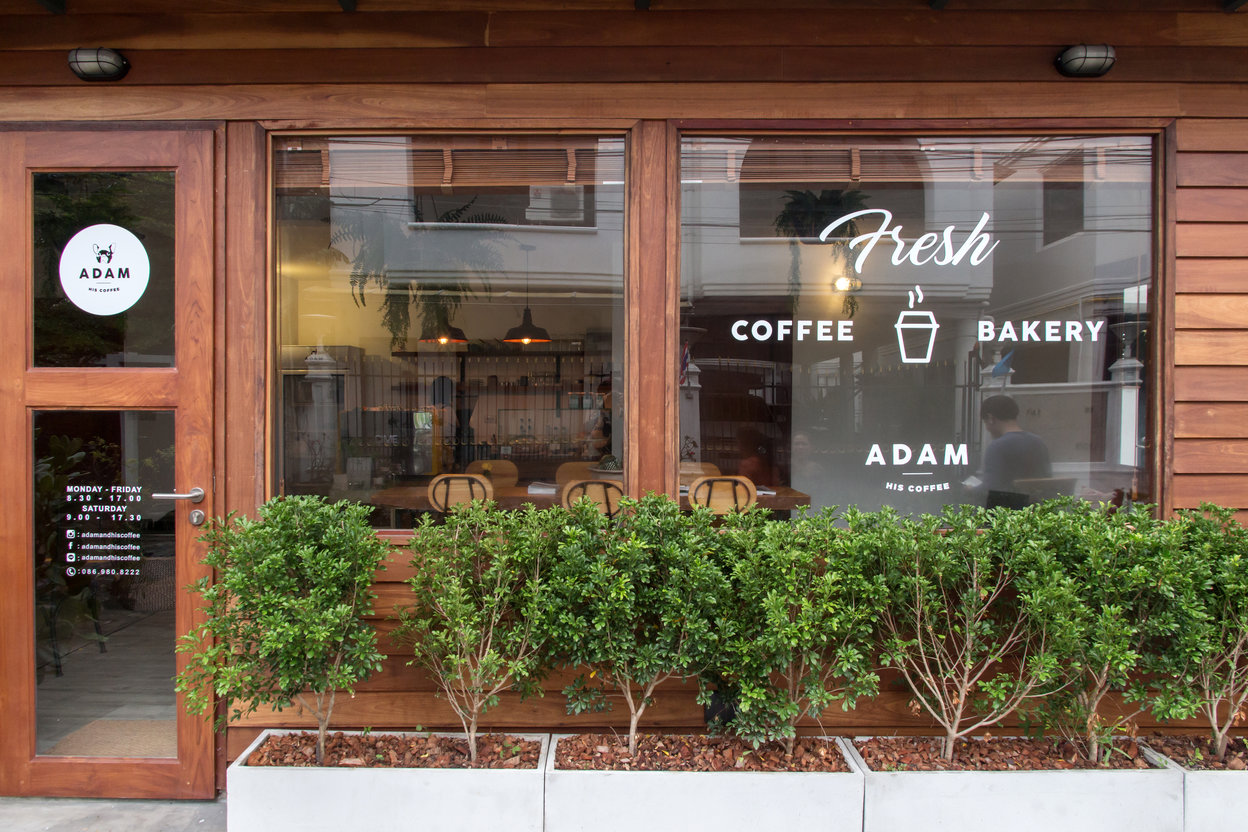 Adam and His Coffee ร้านกาแฟที่มีมาสค็อตเป็นเฟรนช์บูลด็อก