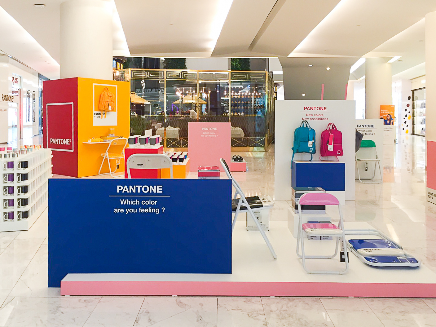 Pantone Pop-up Store บูธละลายทรัพย์ของเหล่าสาวกชุดสีสุดฮิป