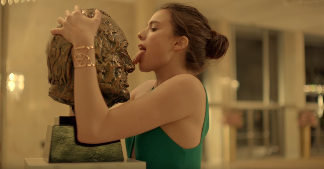 5 สิ่งที่คุณควรรู้เกี่ยวกับโฆษณาน้ำหอมสุดเวี๊ยดตัวใหม่ของ KENZO