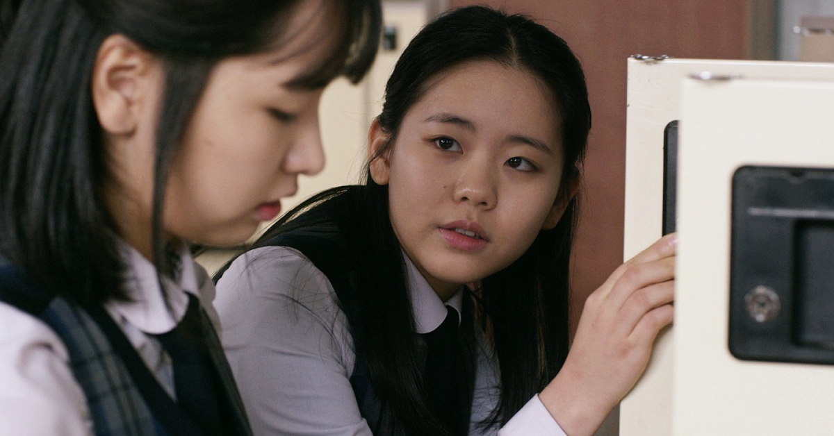 เมื่อผ้าขาวต้องเปื้อนฝุ่น: ชวนดู Second Life หนังที่ว่าด้วยเด็กสาวที่วิ่งหนีตัวตนของตัวเอง