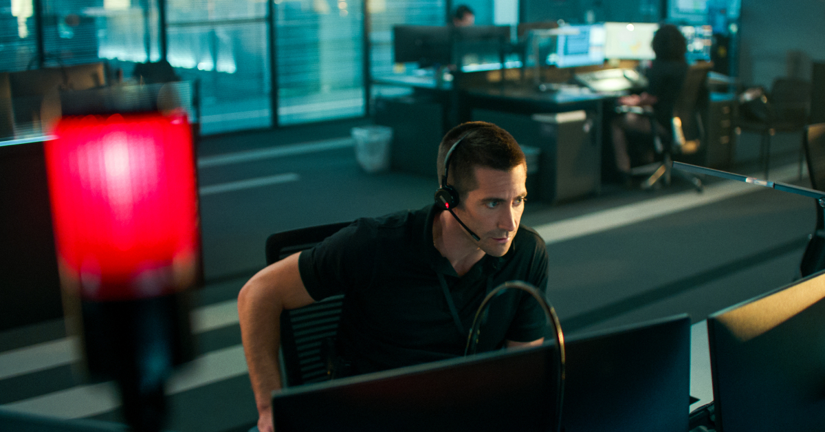 ชวนลุ้นไปกับการรับโทรศัพท์สายที่ไม่มีใครคาดคิดในหนัง The Guilty ที่ เจก จิลเลนฮอล แทบจะเล่นคนเดียวทั้งเรื่อง!