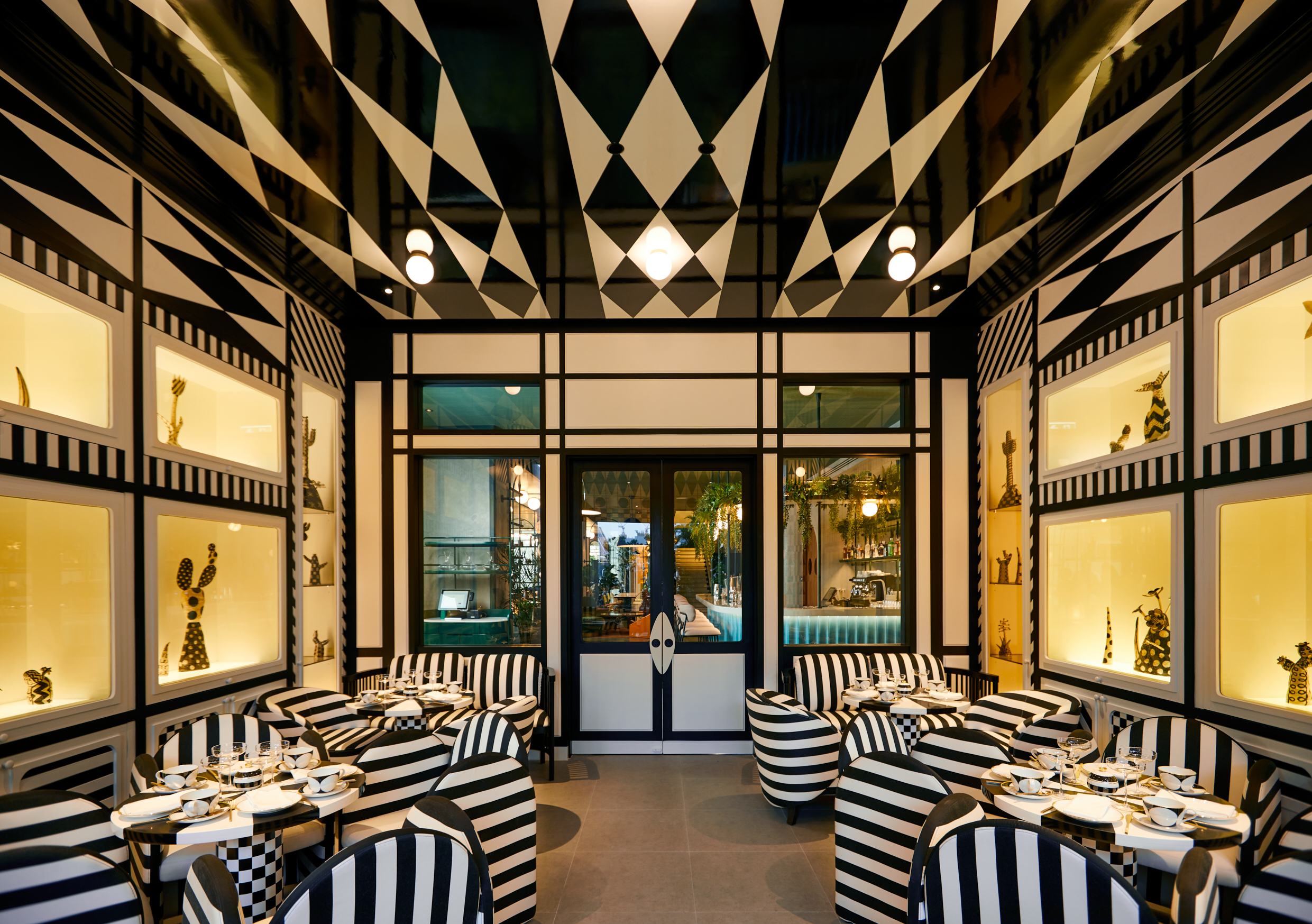 คอชาห้ามพลาด! พาชม Tease พิกัดดื่ม Afternoon Tea แห่งใหม่กลางกรุงเทพฯ