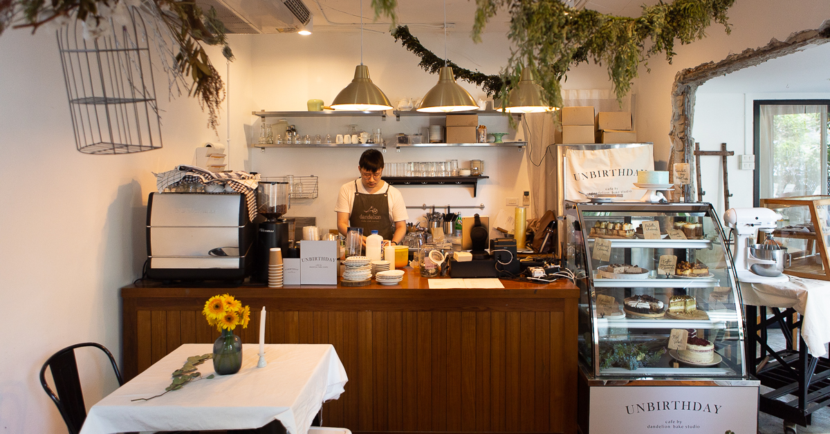 Unbirthday Café คาเฟ่ลับบนอพาร์ตเมนต์ย่านสุขุมวิทที่เต็มไปด้วยของหวานระดับงานคราฟต์