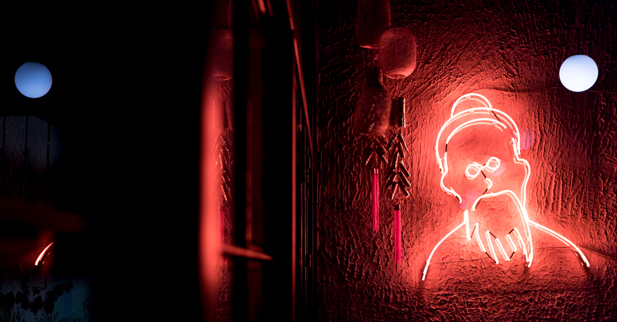 Uncle Tim Bar โรงเตี๊ยมลึกลับที่แอบใส่ยาสมุนไพรจีนลงไปในแก้วค็อกเทล