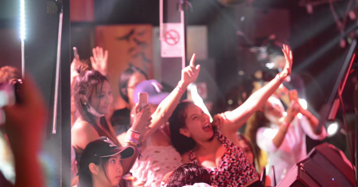 ไปสนุกรับลมหนาวกับ 5 สถานที่เพิ่มสีสันและความมันส์หลังพระอาทิตย์ตก