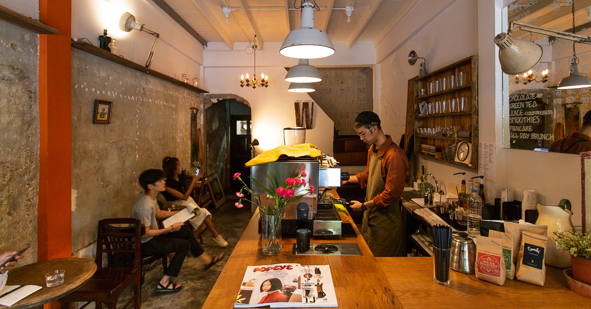 แวะพักร่างในคาเฟ่วินเทจสุดสงบหนึ่งเดียวของย่านคลองสานที่ Walden Home Cafe