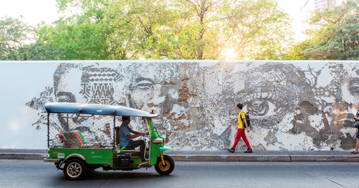 เช้าจรดเย็นวันอาทิตย์สดใสในย่านเจริญกรุง-สี่พระยา