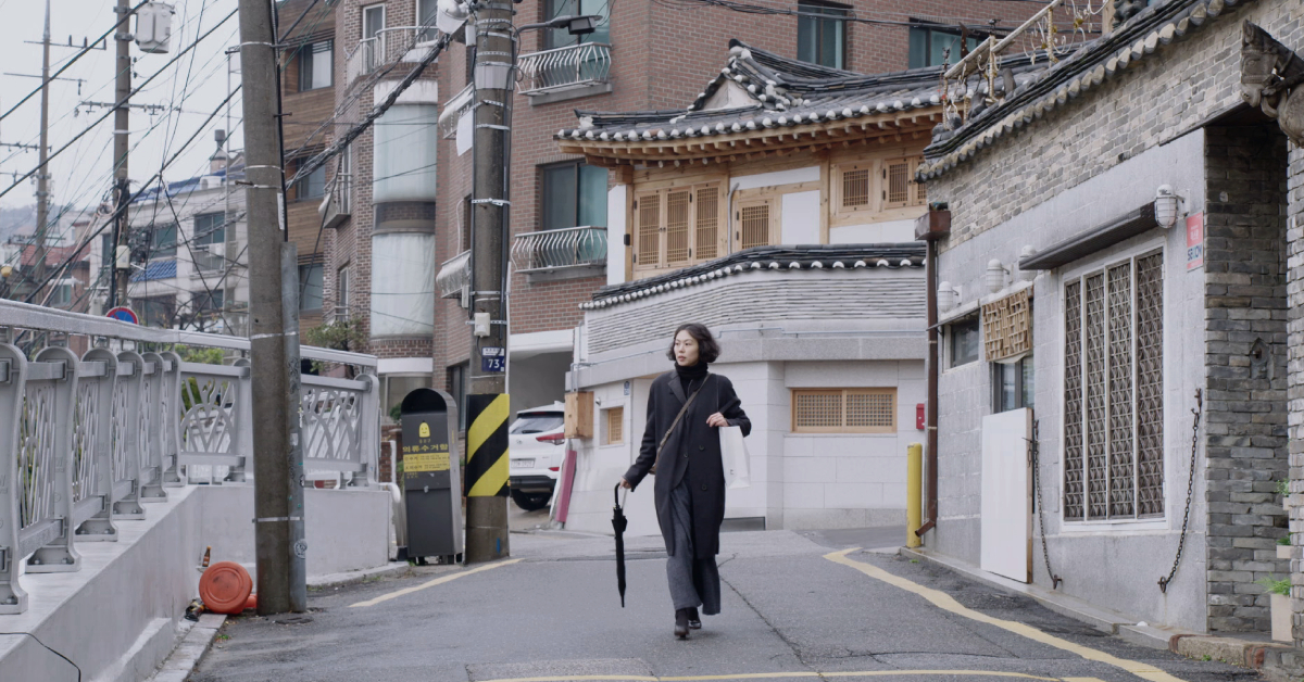 ค้นพบตัวเองด้วยการตามหาคนอื่น ไปกับ The Woman Who Ran และบทสนทนาเรียบเรื่อยที่มีผลต่อใจ