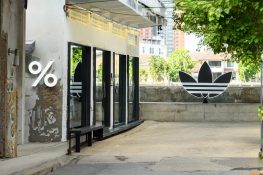 Adidas เปิดแฟล็กชิปสโตร์ใหม่บนนถนนทรงวาด พร้อม % Arabica และคอลเลกชันพิเศษเฉพาะสาขา